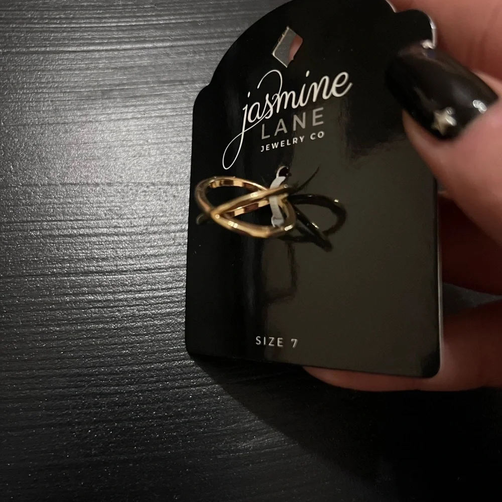 Jasmine Lane Gold Criss Cross Ring Size 7 NWT